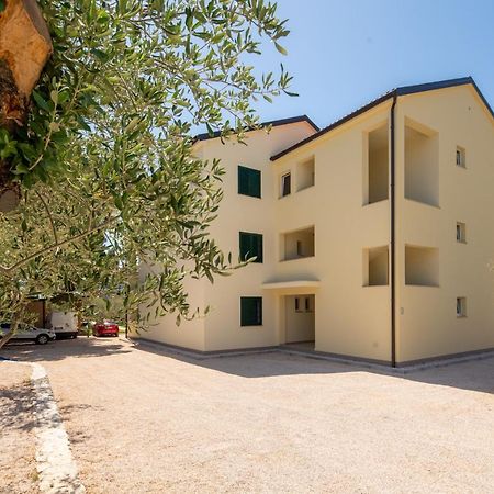Apartmani Mara Pakostane Ngoại thất bức ảnh
