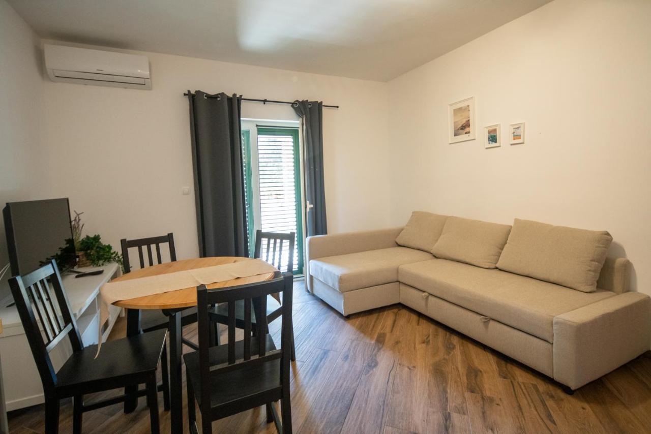 Apartmani Mara Pakostane Ngoại thất bức ảnh