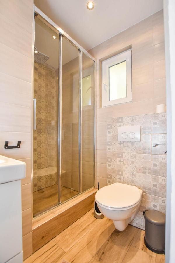 Apartmani Mara Pakostane Ngoại thất bức ảnh