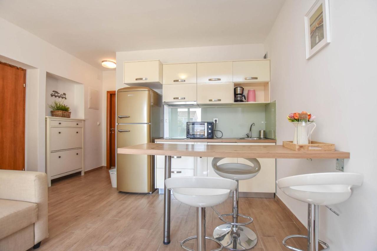 Apartmani Mara Pakostane Ngoại thất bức ảnh